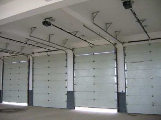 The Importance of Hiring a Licensed Garage Door Repair Technician