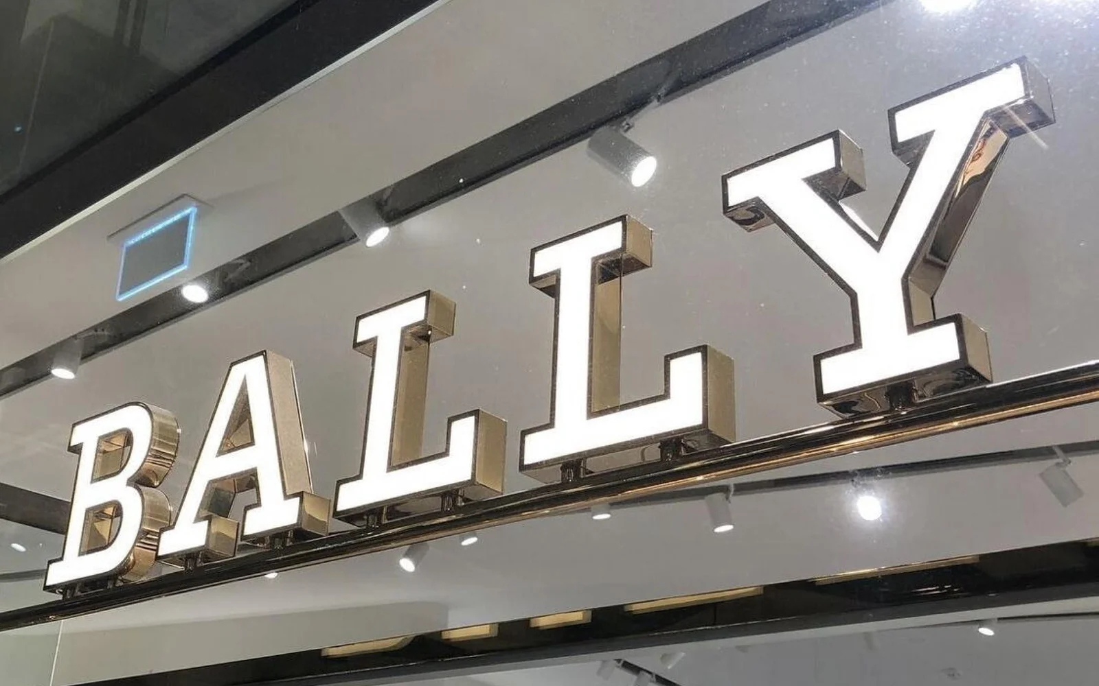 Ultimate Handbook, Storefront Signage Styles, for Modern Businesses